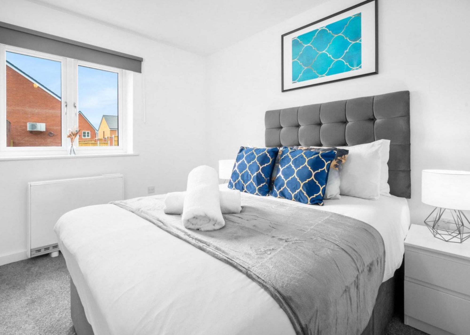 New 2 Bedroom Deluxe Apartment - Parking - Wifi & Netflix - Top Rated - 50C Cradley Heath Buitenkant foto